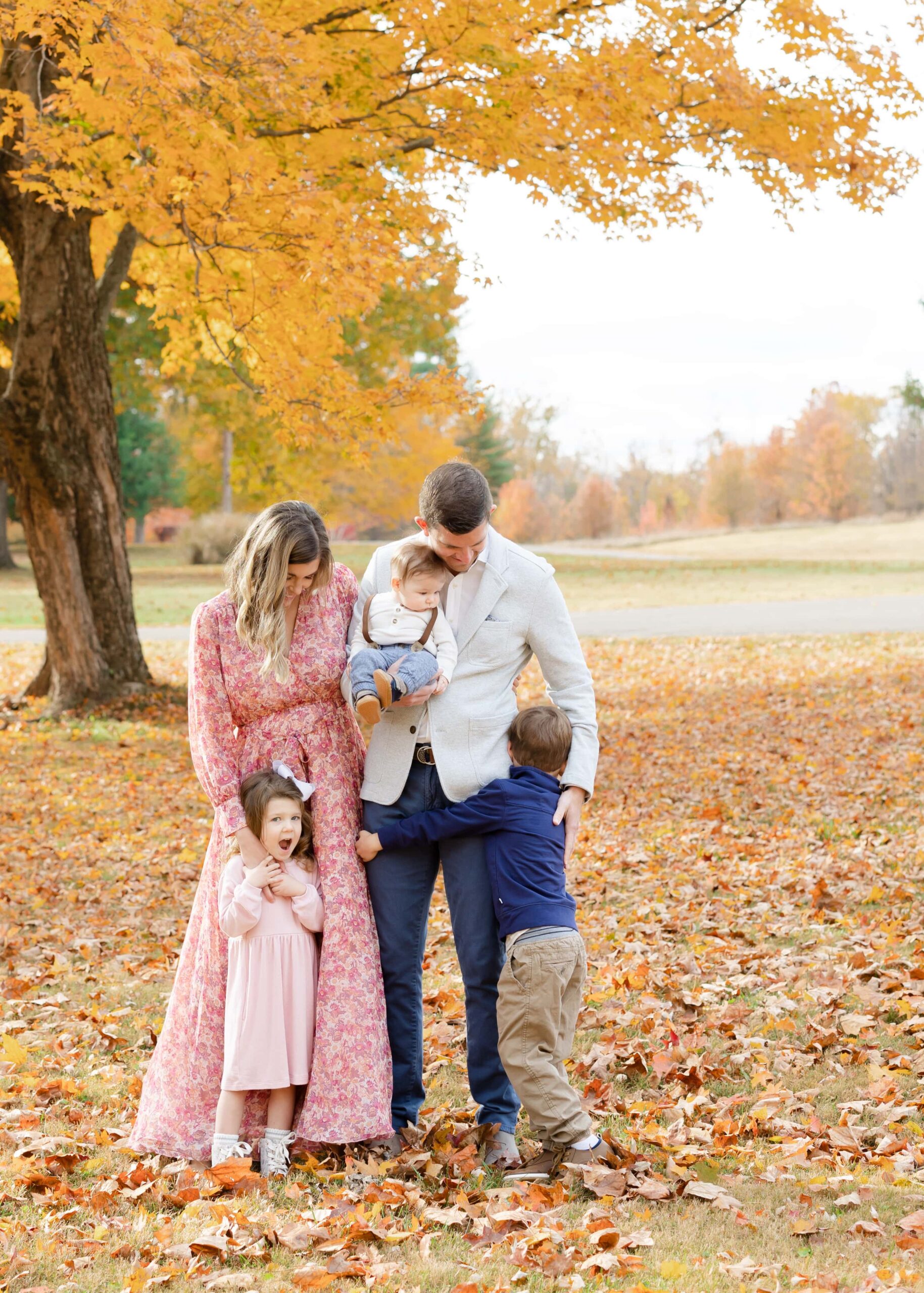 fall photoshoot with kentucky family